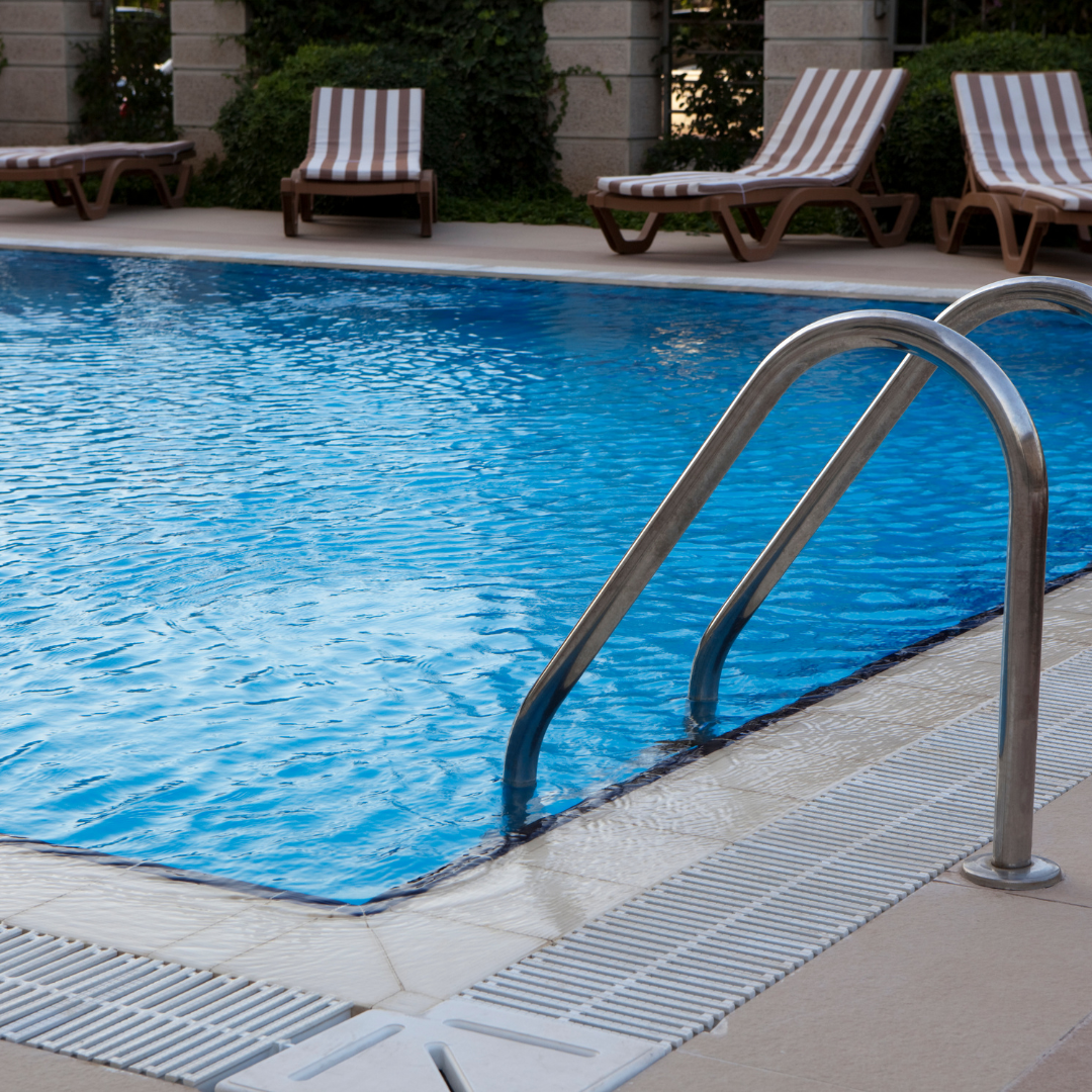 Luxury modern swimming pool design in Dubai